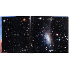 Книга на английском языке "Expanding Universe. The Hubble Space Telescope", Charles F. Bolden