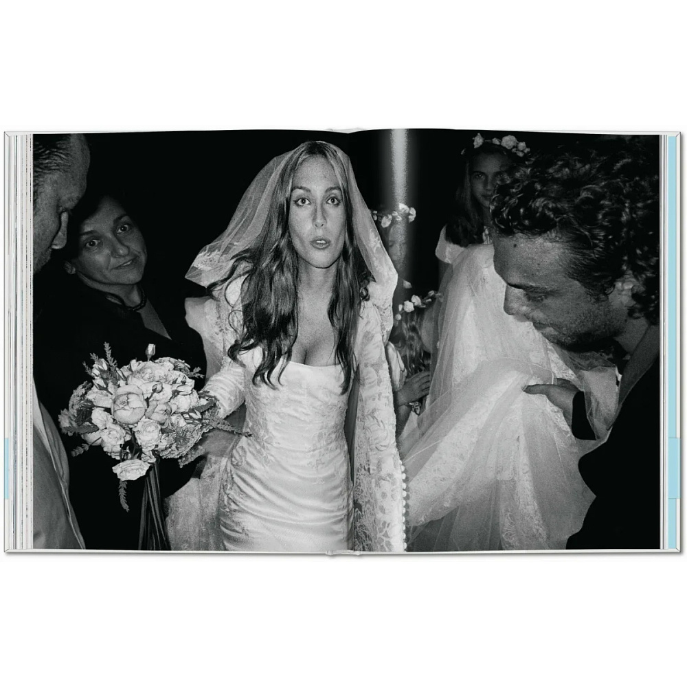 Книга на английском языке "I Love You. A Celebrations of Weddings", Mario Testino - 7