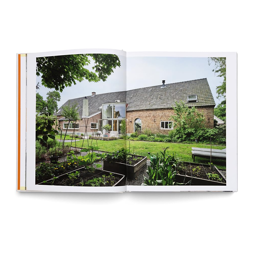 Книга на английском языке "Creative Homes. Interiors and Design in the Netherlands", Hulst R. - 7