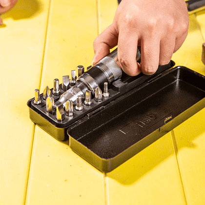 Отвертка ударно-поворотная с набором бит Deli YS EDL8901, 13 шт., металлический кейс - 4