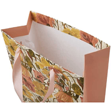 Пакет бумажный подарочный "Flora. Цветочная страсть", 26x32,4x13 см, розовый