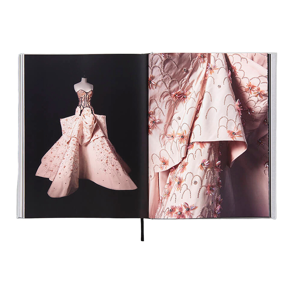 Книга на английском языке "Christian Dior", Oriole Cullen, Connie Karol Burks - 6