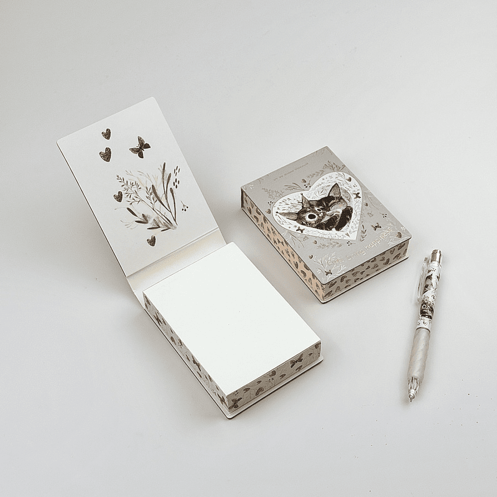 Блокнот "Love me. Котики приносят счастье", A6, 250 листов, нелинейный, склейка сверху, бежевый, золотой - 4