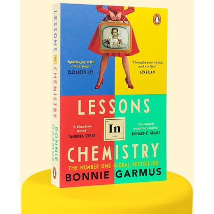 Книга на английском языке "Lessons in Chemistry", Bonnie Garmus - 5