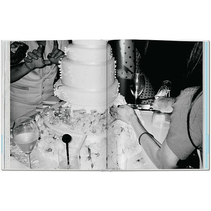 Книга на английском языке "I Love You. A Celebrations of Weddings", Mario Testino - 9