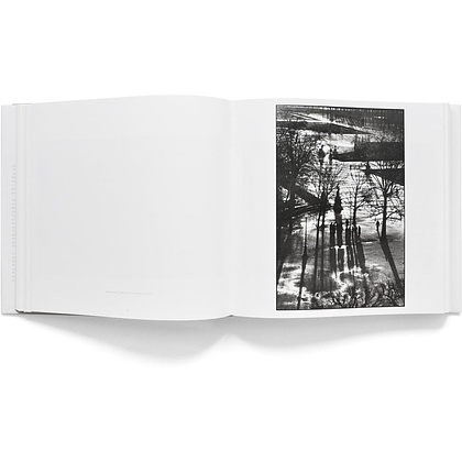 Книга на английском языке "Henri Cartier-Bresson: Photographer", Yves Bonnefoy - 2