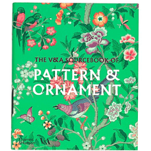 Книга на английском языке "The V&A Sourcebook of Pattern and Ornament"