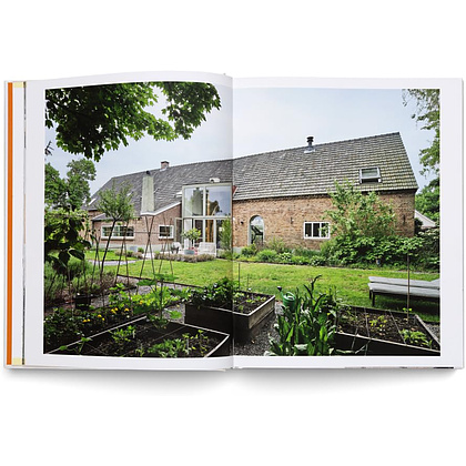 Книга на английском языке "Creative Homes. Interiors and Design in the Netherlands", Hulst R. - 7