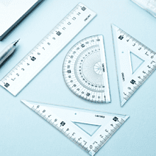 Набор чертежный "Deli VC23": линейка 15 см, треугольник 45 и 60 гр, транспортир 180 гр, прозрачный