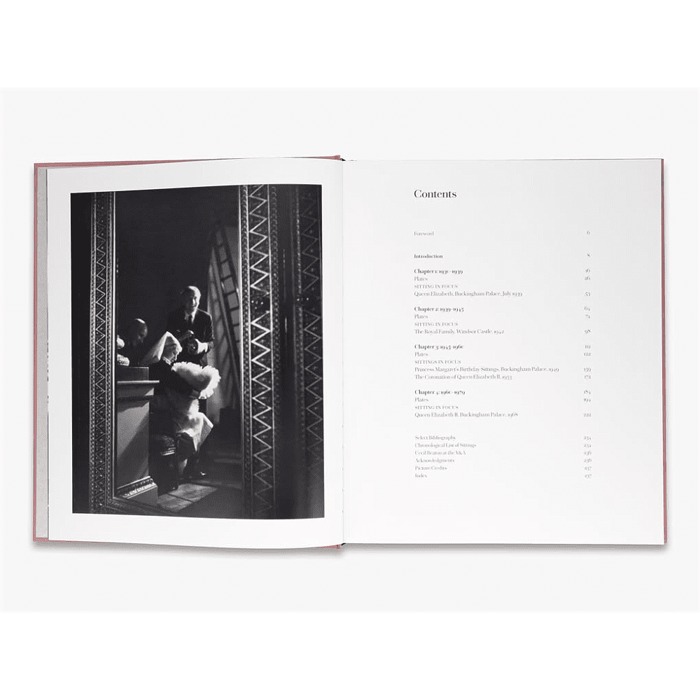 Книга на английском языке"Cecil Beaton: The Royal Portraits", Cecil Beaton, Claudia Acott Williams - 4