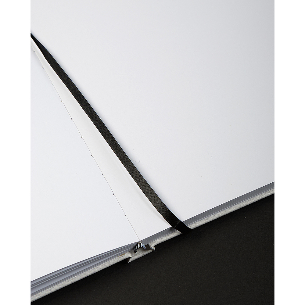 Скетчбук "SKETCHMARKER & Pushkinskiy. The mirror", 21x21 см, 220 г/м2, 50 листов, черный - 2