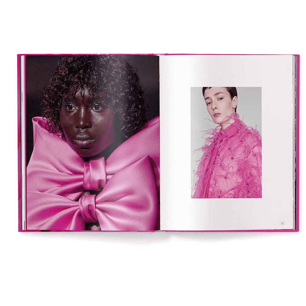 Книга на английском языке "The Pink Book. Fashion, Styles & Stories", Christiansen H. - 9