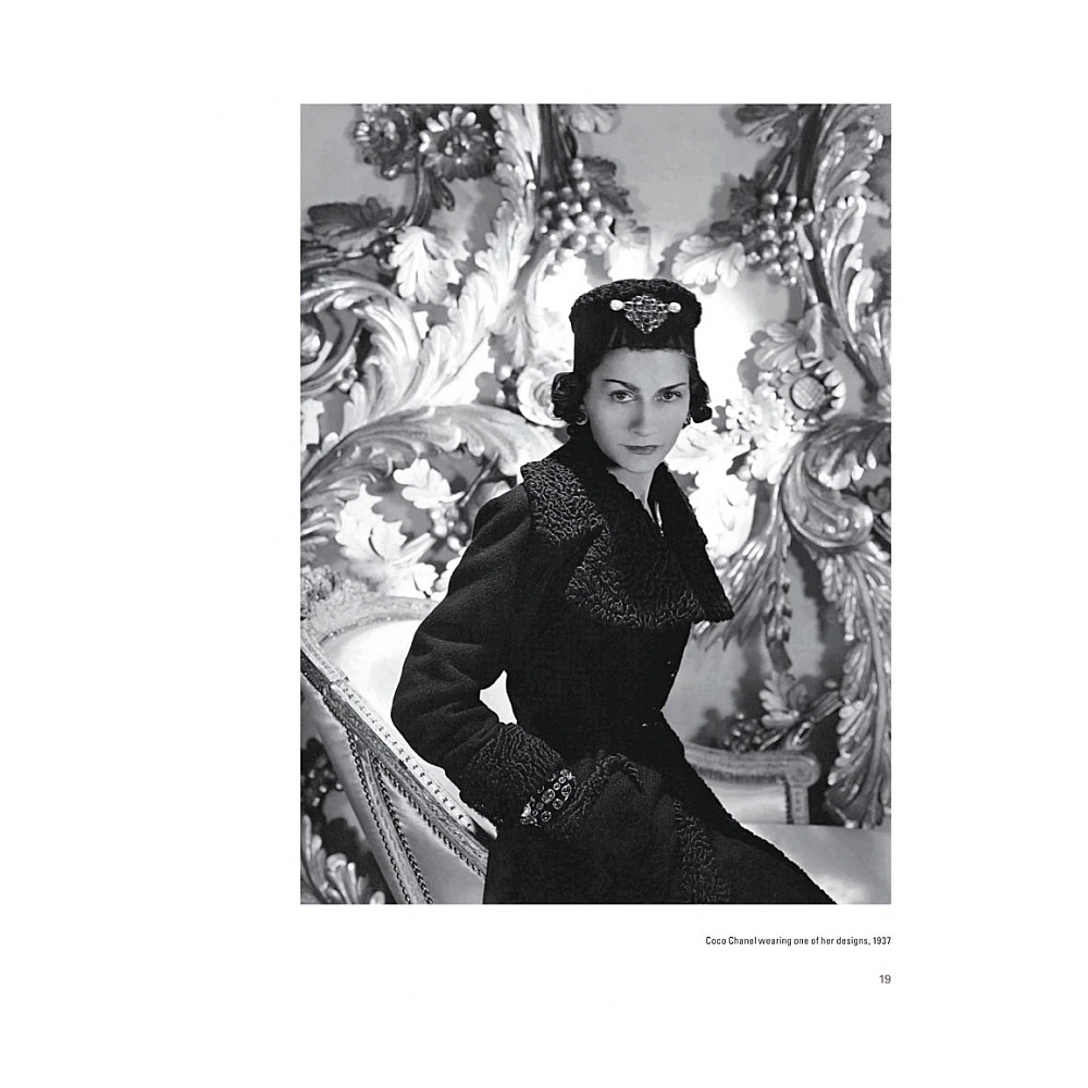 Книга на английском языке "50 Fashion Designers You Should Know", Simone Werle - 10