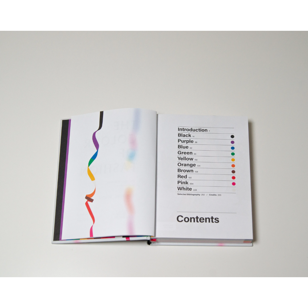 Книга на английском языке "The Colour of Fashion" HB, Caroline Young