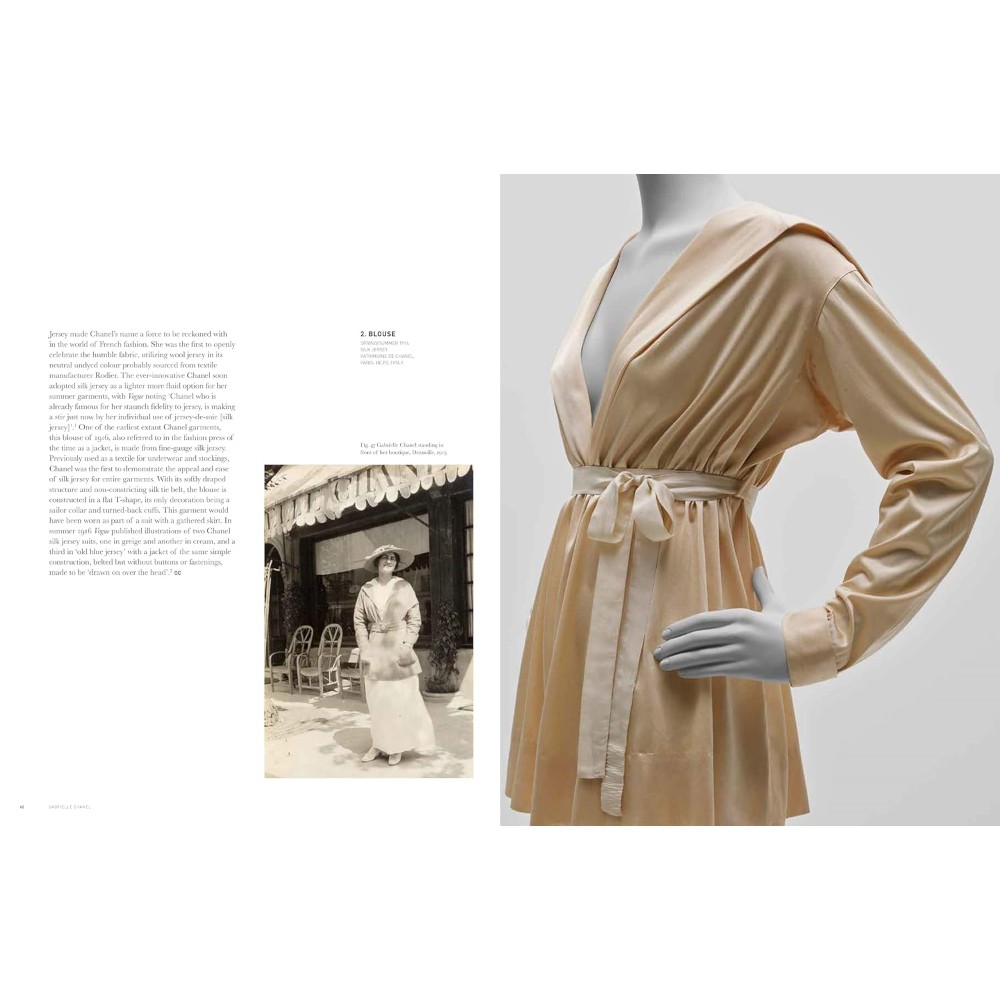 Книга на английском языке "Gabrielle Chanel. 60 Years of Fashion"