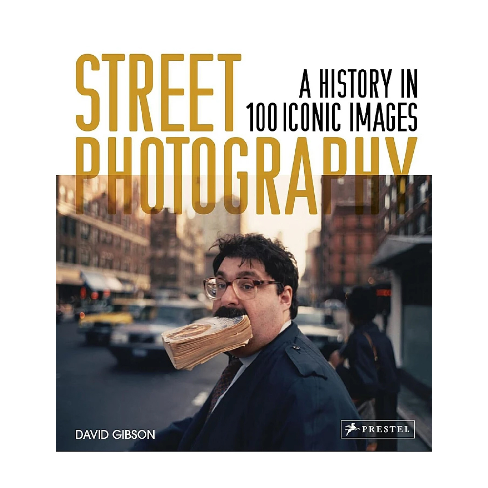 Книга на английском языке "Street Photography. A History in 100 Iconic Photographs", David Gibson