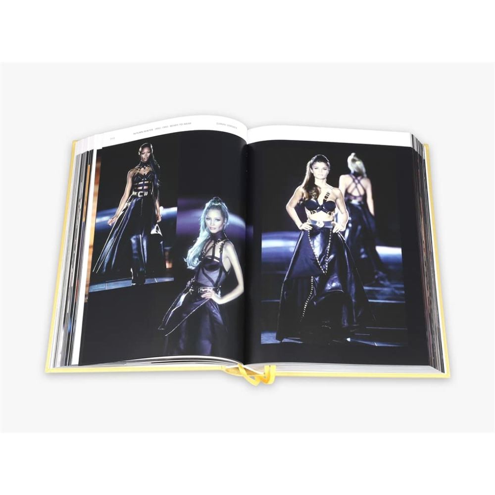 Книга на английском языке "Versace Catwalk" - 4