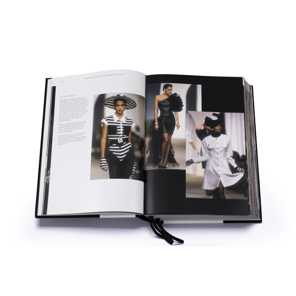Книга на английском языке "Chanel Catwalk : The Complete Collections", Patrick Mauries, Adélia Sabatini