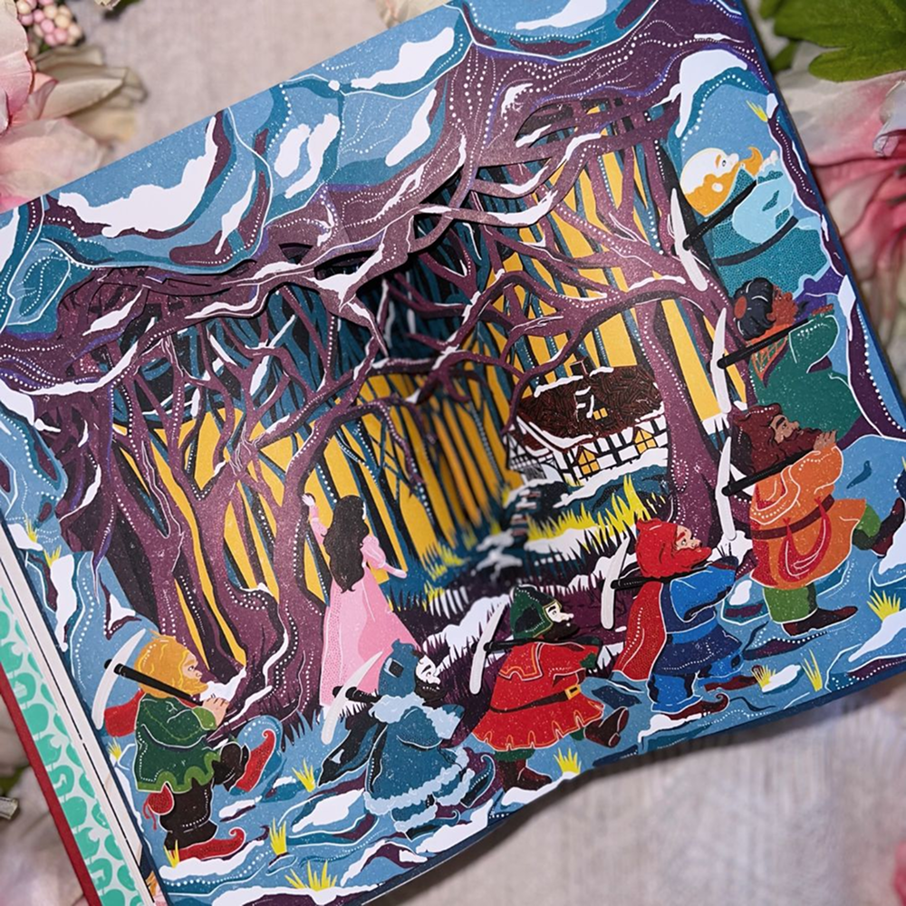 Книга на английском языке "Snow white and other grimms fairy tales MinaLima Ed", Grimm