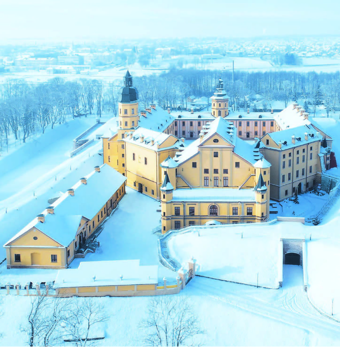 Книга  "Беларусь. Замкі і людзі. Беларусь. Замки и люди. Belarus. Castles and people" - 8