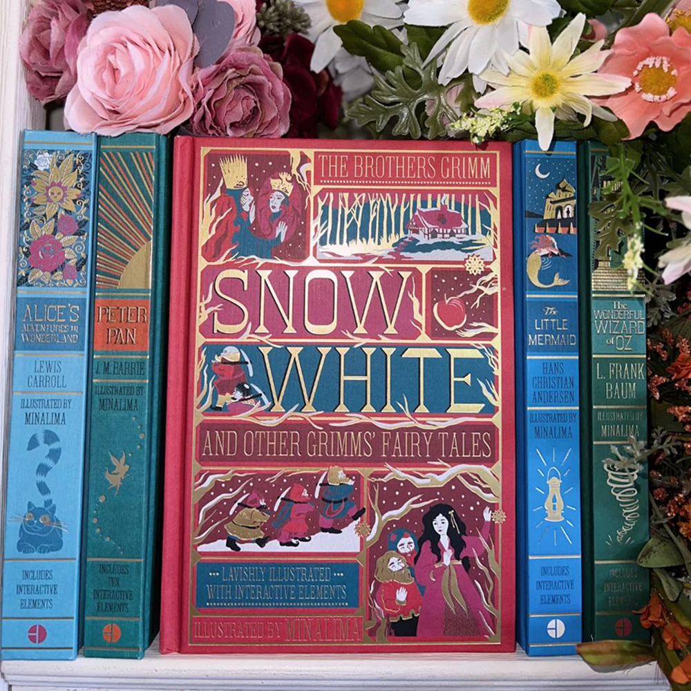 Книга на английском языке "Snow white and other grimms fairy tales MinaLima Ed", Grimm - 13