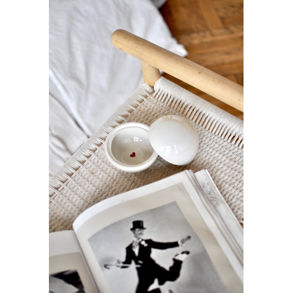 Статуэтка декоративная "Космошар с сердцем", керамика, белый