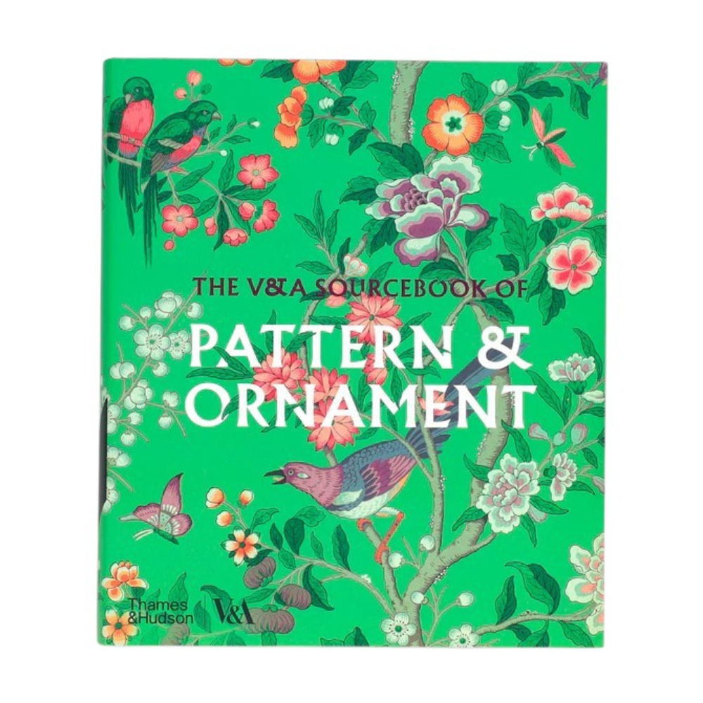 Книга на английском языке "The V&A Sourcebook of Pattern and Ornament"
