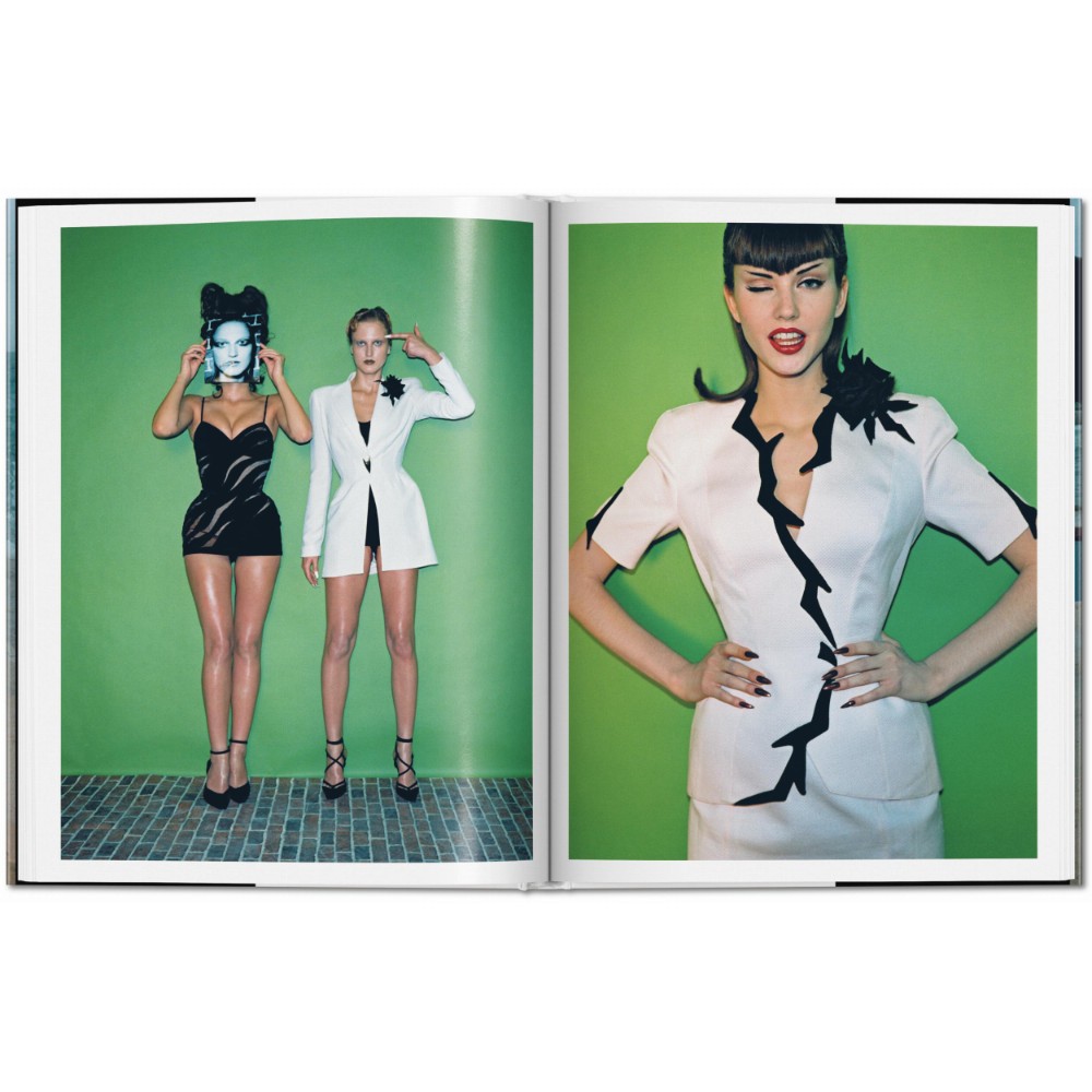 Книга на английском языке "A Gun for Hire", Helmut Newton