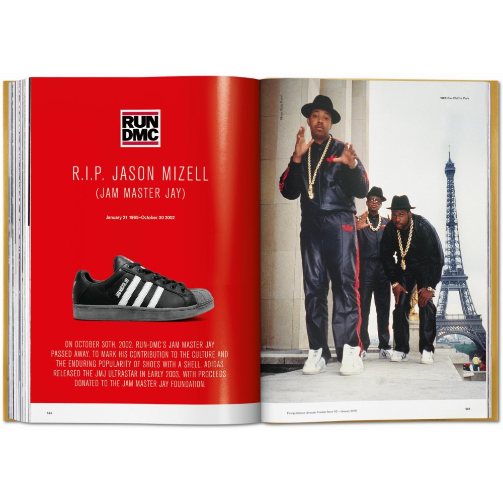 Книга на английском языке "Sneaker Freaker. the Ultimate Sneaker Book!", Simon Wood - 2