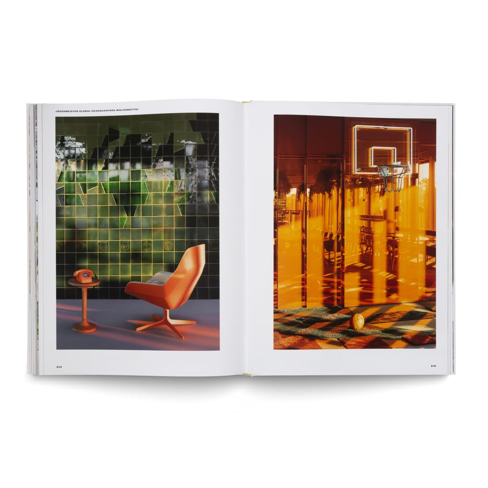 Книга на английском языке "Spatial Storytelling. Experience Architecture and Collage Design by studio aisslinger" - 4