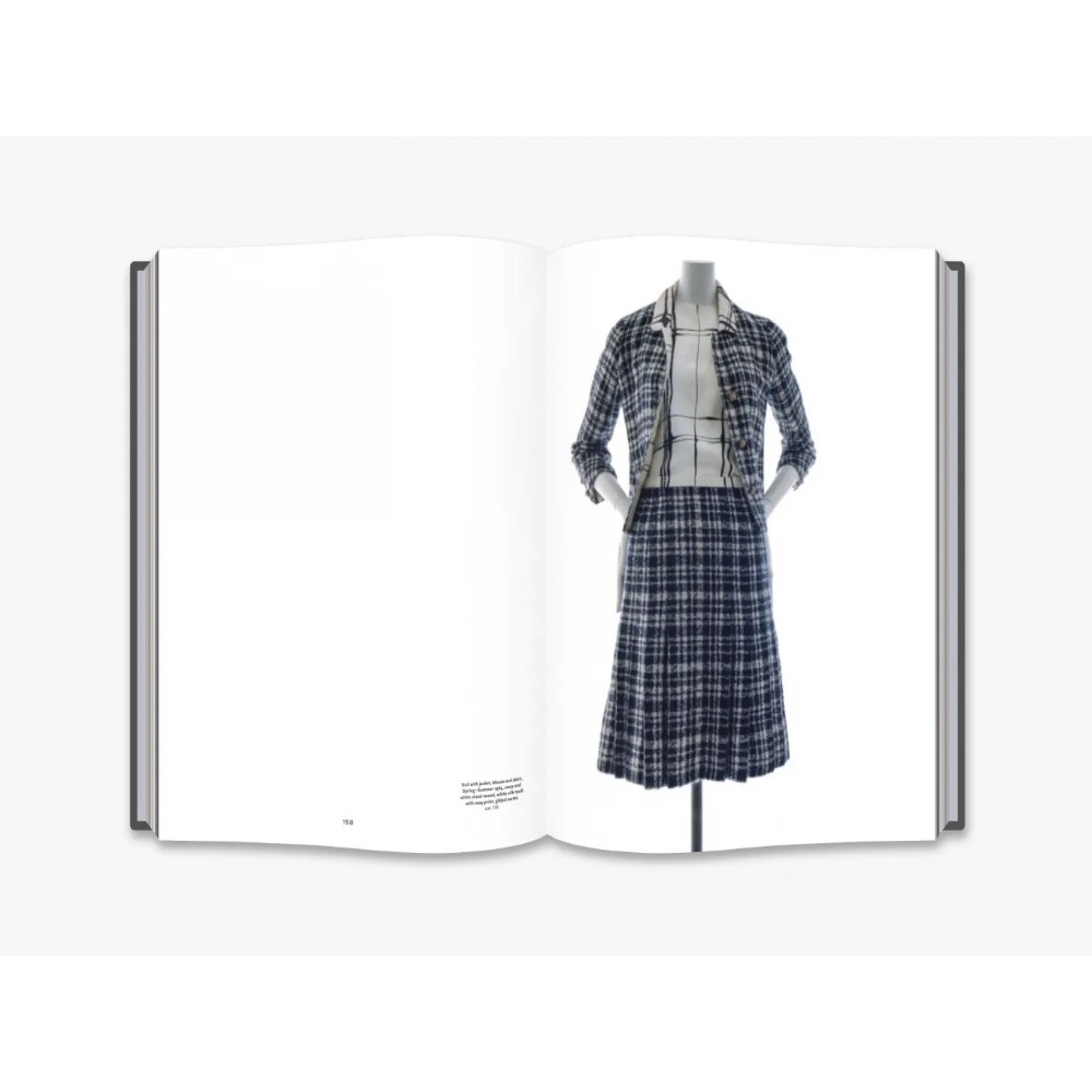 Книга на английском языке "Gabrielle Chanel: Fashion Manifesto", Miren Arzalluz, Véronique Belloir - 5